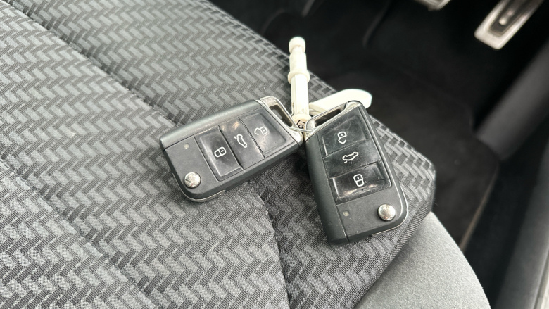 Volkswagen Golf 1.5 TSI EVO 150 R-Line 5dr DSG Petrol Hatchback